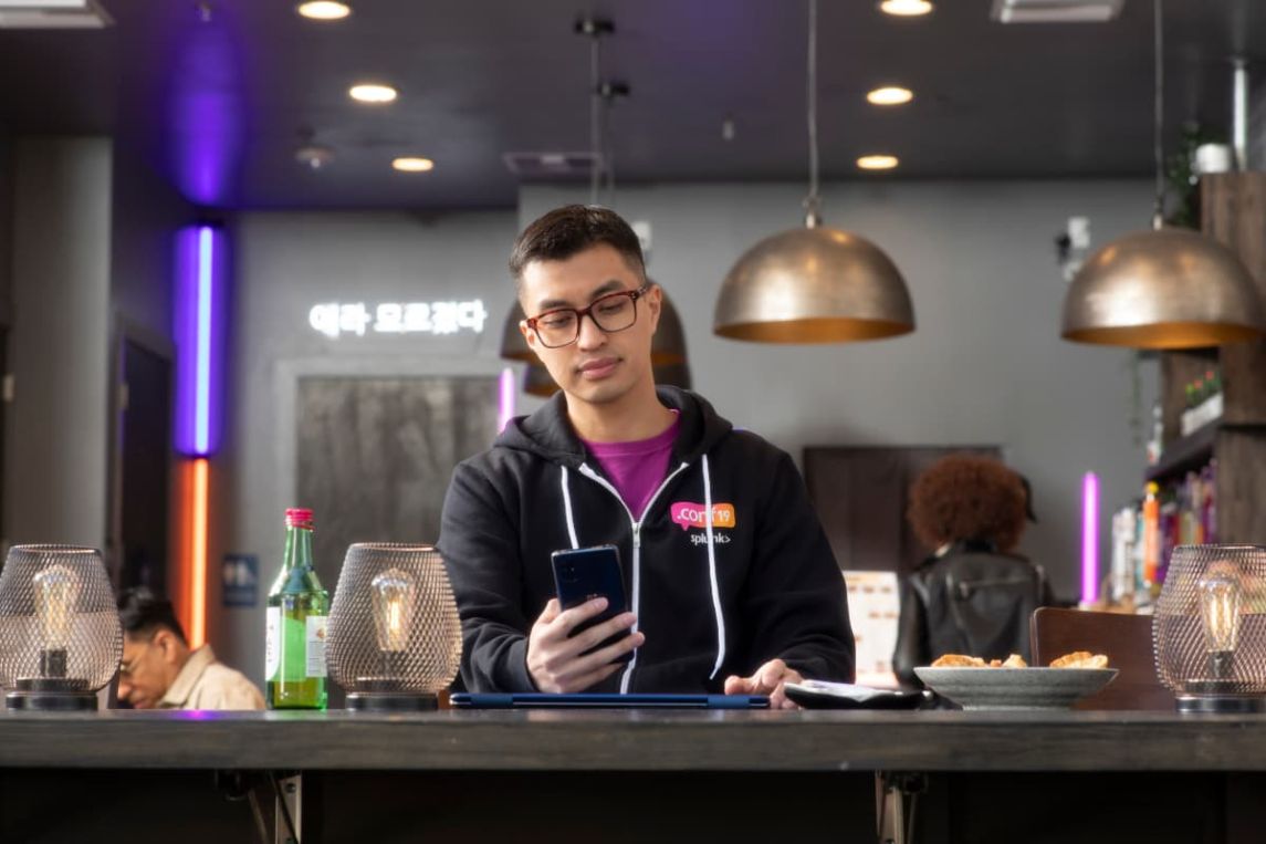 Splunk Mitarbeiter in Cafeteria